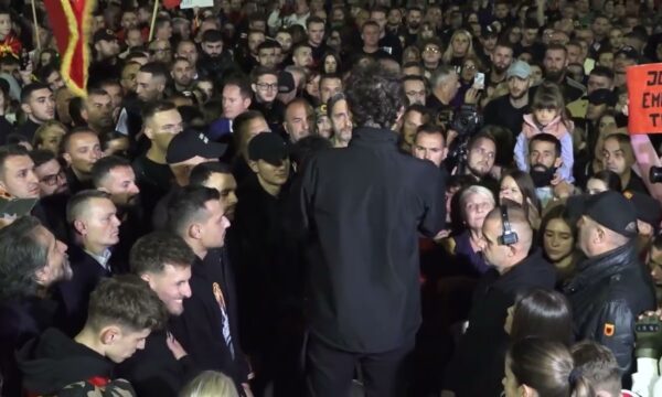 Pa incidente përfundon protesta e 17-të, protestuesit: Nuk do të ndalemi asnjë natë derisa të procedohet ligji –